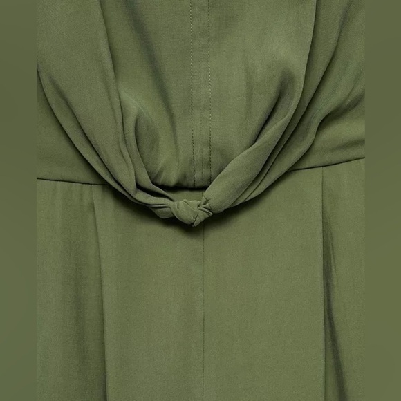 Mango Green Jumpsuit with Wrap V-Neck and Wide-Leg Pants - Picture 4 of 12